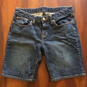 EUC Gap women shorts, size 4